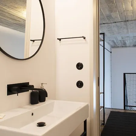 Intendente Modern Bright Duplex Apt With Ac アパート